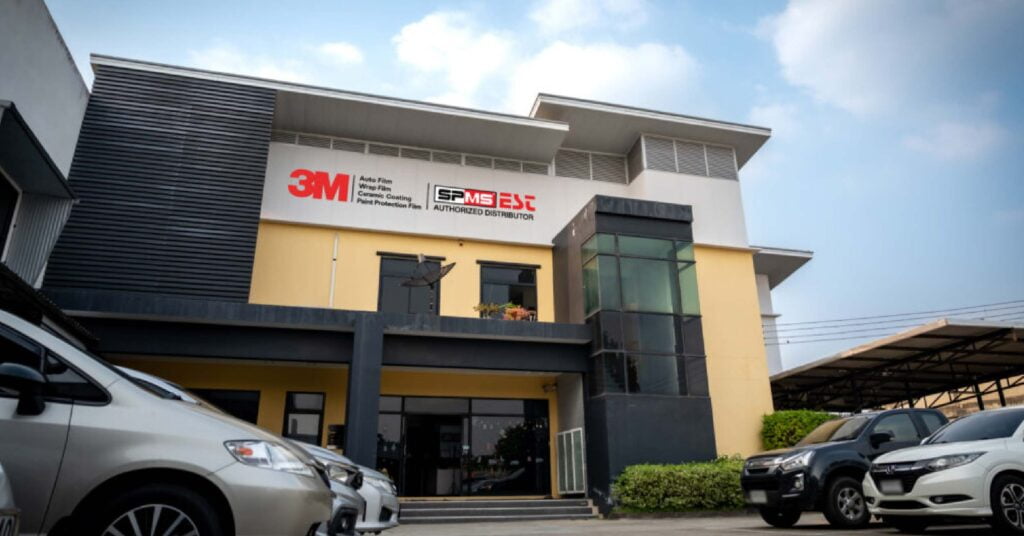 ติดฟิล์มเซรามิคแท้กับ SPMS-EST ดีกว่าอย่างไร?